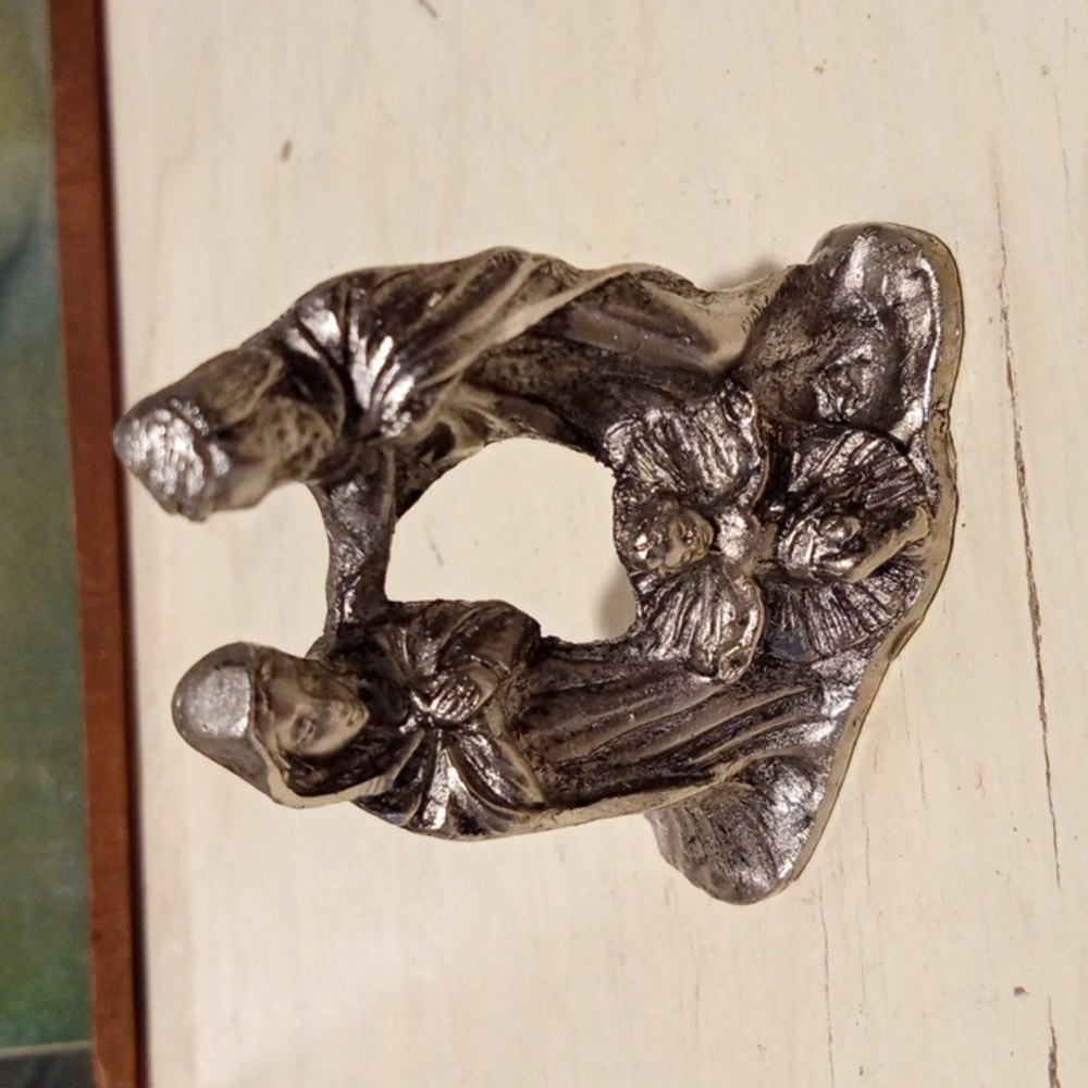 Peltro Inciso Vintage Mini Nativity Scene
